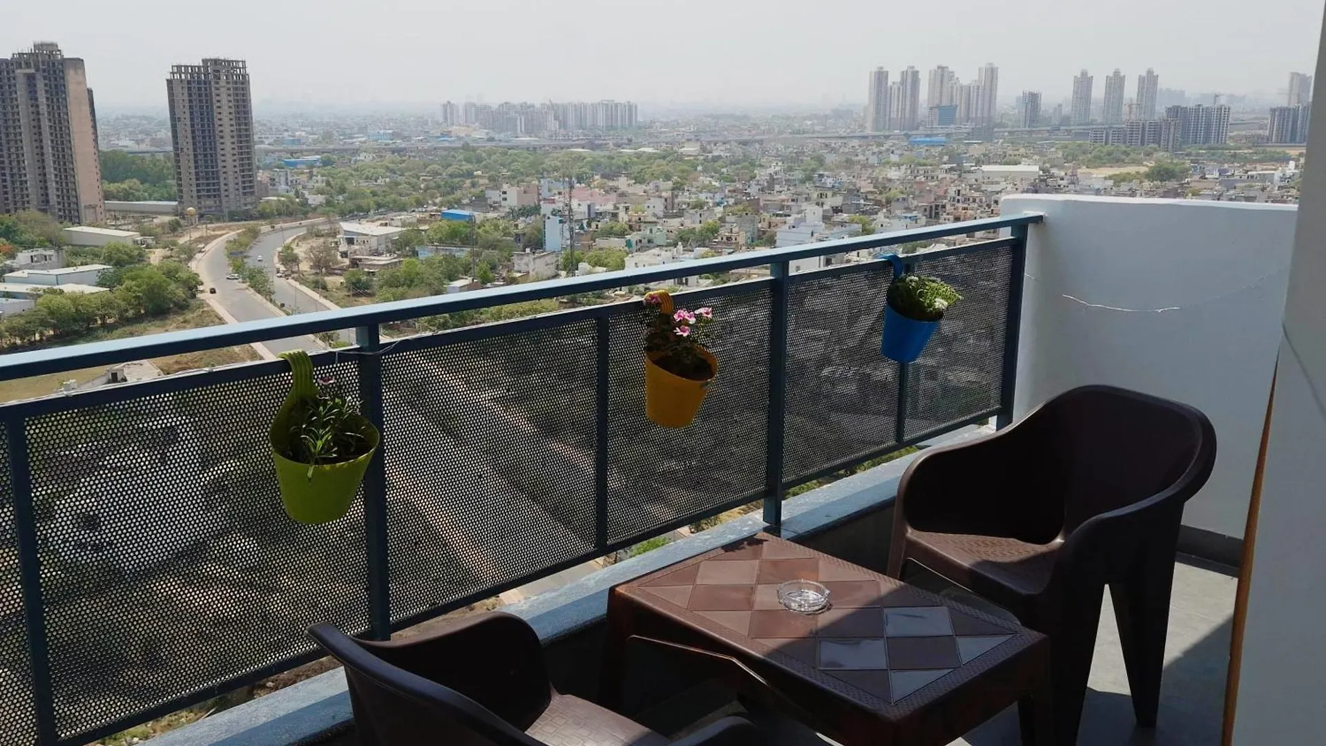 Appartement Individual 1 Bhk Flat In Society Beautiful View à Gurgaon